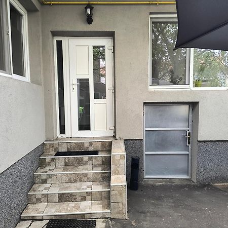 Carla'S Place Ap 2 Oradea Ngoại thất bức ảnh
